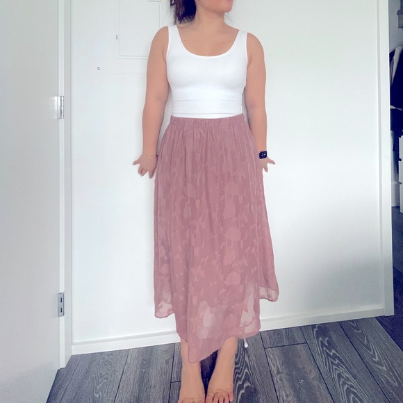 Pink flowy skirt - Picture 1 of 9